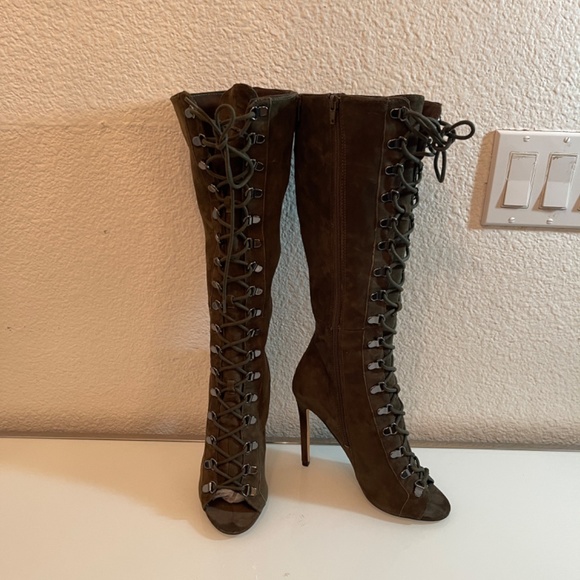 NWB STEVE MADDEN OLIVE GREEN KINNON TALL PEEP TOE BOOTS - Picture 3 of 10